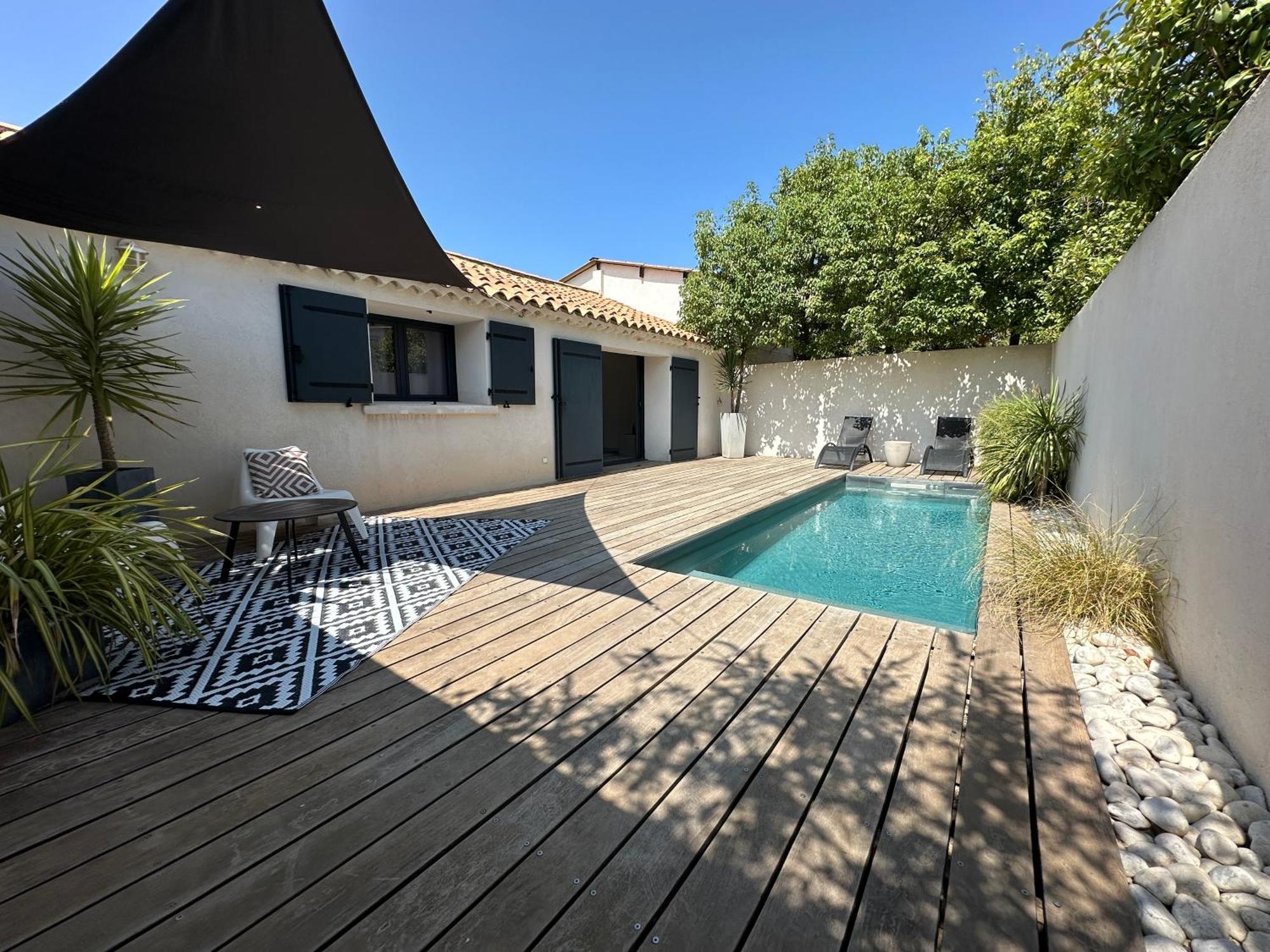 Piscine privée chauffée Proche des plages Istres Extérieur photo