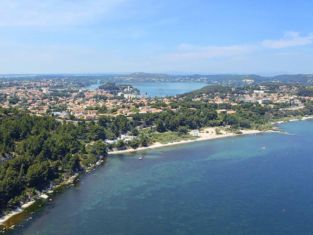 Piscine privée chauffée Proche des plages Istres Extérieur photo